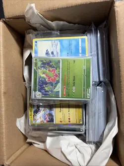 750 Pokemon TCG Cards Bulk Lot incl over 100 Holos and Reverse No Energy Cards - Image 2