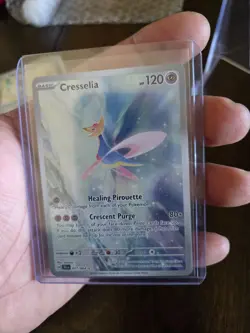 Cresselia 071/064 Shrouded Fable Illustration Rare Holo Card - Image 4
