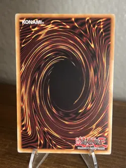 Yugioh - Dark Magician - Limited Edition Ultra Rare - Holo - LC01-EN005 - Image 2