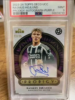 [PSA9] ya37 Psa9 2023-24 Tops Deco Uefa Rasmus Hojlund Autographed Card 25 Manch - Image 1