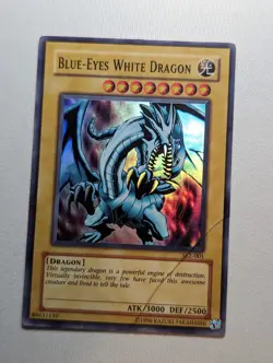 Yugioh Blue-Eyes White Dragon SKE-001 Super Rare UNL ED - Damaged - Image 1