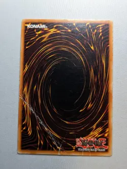 Yugioh Blue-Eyes White Dragon SKE-001 Super Rare UNL ED - Damaged - Image 2