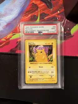 1999 POKEMON BASE SET RED CHEEKS-SHADOWLESS #58 PIKACHU PSA 9 - Image 1