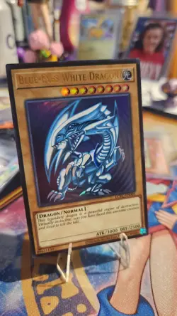 Blue-Eyes White Dragon LCKC-EN001 (Version 2) Ultra Rare Yugioh SDK Art VLP - Image 1