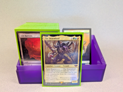 MTG Warhammer 40k Tyranid Swarm Commander Deck - 100% Complete w/ Satin Boulder - Image 1