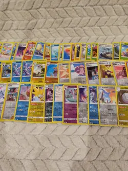 Pokemon TCG Sword & Shield SWSH Era Reverse Holo Bulk Joblot Bundle - Image 4