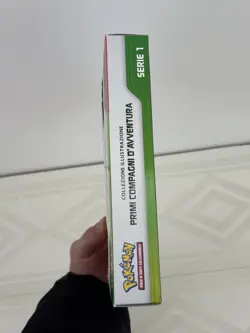 Pokemon Collezione Illustrazione Primi Compagni D’Avventura 🇮🇹 Ready To Ship - Image 4