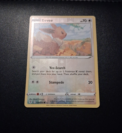Eevee 125/203 Reverse Holo Evolving Skies Pokemon Card NM - Image 3