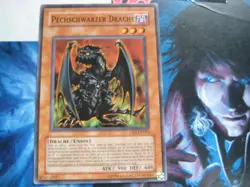 Pechschwarzer Drache Pitch-Dark Dragon DR1-DE063 DR1-EN063 MFC-008 YU-GI-OH NEU - Image 2