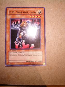 Yugioh card - D.D Warrior Lady - SDDE-EN010 1ST EDITION - Image 1