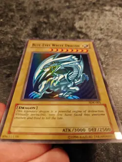Blue-Eyes White Dragon SDK-001 YuGiOh Starter Deck: Kaiba Good Condition - Image 4