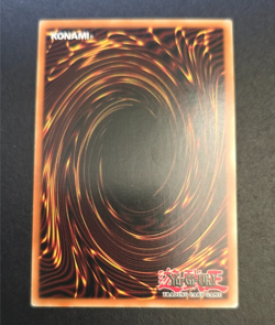 Konami Blue-Eyes White Dragon Ultra Rare YAP1-EN001 Limited Edition Yu-Gi-Oh! - Image 4