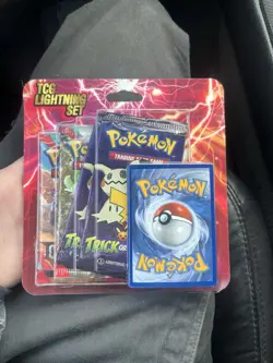 NEW POKEMON TCG LIGHTNING BOX / 4 PACKS + 1 BONUS CARD SEALED - Image 1