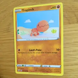 TRAPINCH 089/189 POKEMON CARD (DARKNESS ABLAZE SET) ASAKO ITO CROCHET - Image 4