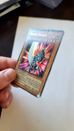 YuGiOh TCG: Blade Knight DB2-EN034 HP-Damaged - Image 2