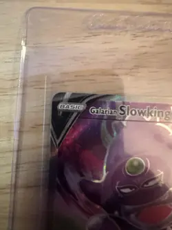 Pokemon TCG Galarian Slowking V Card 178/198 Chilling Reign - Image 3