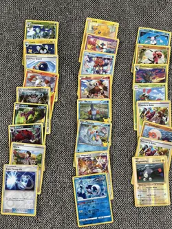 32 Cards Pokemon TCG Holo Card Lot! 2020-2022. - Image 3