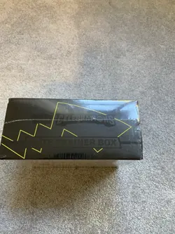 Pokemon TCG: 25th Anniversary Celebrations Elite Trainer Box-NEW--SEALED--- 820650809439 - Image 4