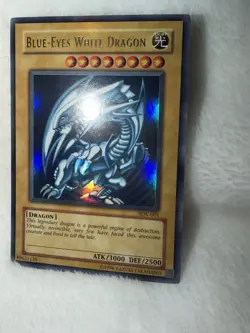 Vintage Yu-Gi-Oh Blue-Eyes White Dragon SDK-001 Ultra Rare Holo LP/NM - Image 2