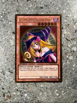 YugiOh 1x Dark Magician Girl PGLD-EN033 1st Edition Gold Ultra Rare LP - Image 1