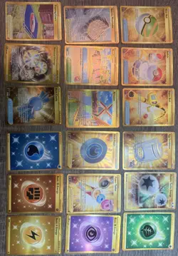 Lot Of 18 Gold Pokemon Cards - Image 1