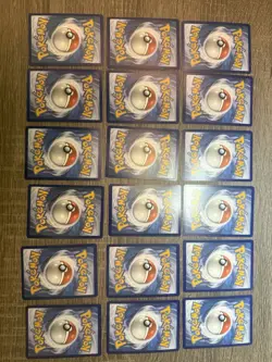 Lot Of 18 Gold Pokemon Cards - Image 4
