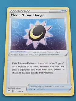 Pokemon Evolving Skies Moon And Sun Badge Uncommon Trainer Card 151/203 NM - Image 1