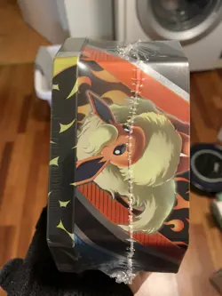 Pokemon TCG Eevee Evolutions Tin 2021 (Flareon) - Image 4