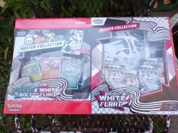 Pokemon TCG: Scarlet & Violet- Black Bolt/White Flare Binder & Poster Collection - Image 1