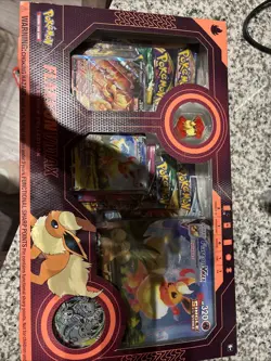 Pokemon TCG: Eevee Evolution VMAX Premium Collection - 820650101618 - Image 1