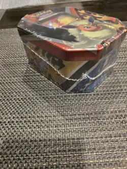 Pokemon TCG Flareon V Collection Tin Brand New Factory Sealed 4 Booster Packs - Image 3