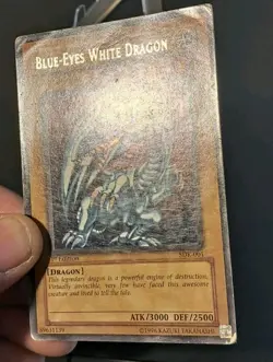 Yu-Gi-Oh Blue Eyes White Dragon SDK-001 Ultra Rare 1st Edition MP-HP - Image 4
