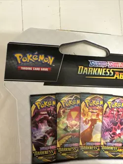 2020 Pokemon Sword & Shield DARKNESS ABLAZE Hanger Booster Pack CHARIZARD NEW 820650807138 - Image 3