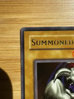 Summoned Skull MRD-003 Unlimited Holo Yu-Gi-Oh LP - Image 3