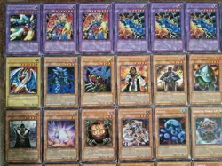 Mega Lotto Yugioh oltre 700 carte, 100 Rare Super Ultra Rare Ita Eng Collezione - Image 5