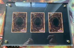 Yugioh 3x Blue-Eyes White Dragon Secret Rare KC01 English Kaiba Briefcase - Image 2