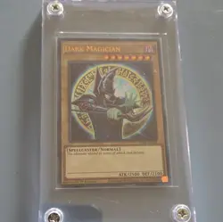 Konami Yu-Gi-Oh! Dark Magician LOB-005 Ultra Rare Holo English 2500/2100 - Image 3