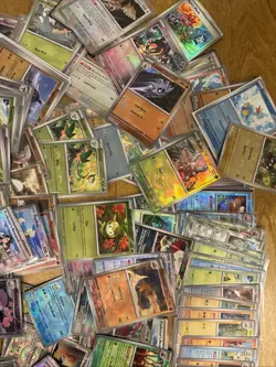 Huge Pokeball Pokemon Holo Lot 125 Cards - Image 3