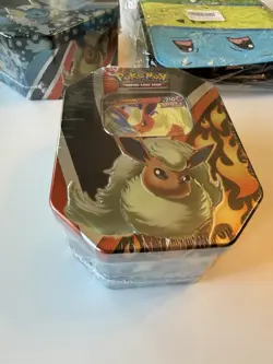 Pokemon TCG Eevee Evolutions Tin 2021 NEW [Vaporeon & Flareon] + Card Binder - Image 4
