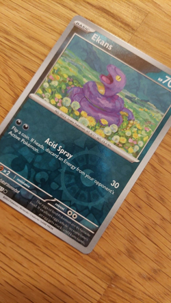 Ekans (23/165) Reverse Holographic 151 Pokemon card - Image 1