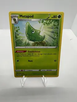 Metapod 002/264 Swsh08: Fusion Strike Regular Common Pokemon Card Near Mint - Image 1