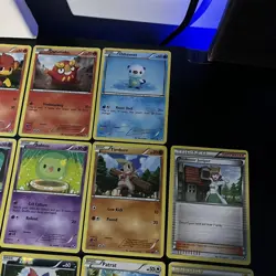 Black & White Base Set Pokemon Card Bundle Near Mint Oshawott Cosmos Holo 27/114 - Image 4