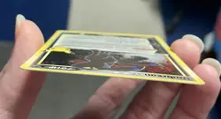 LP Pokemon TCG Umbreon Gold Star 17/17 Celebrations Holo Card Classic Collection - Image 3
