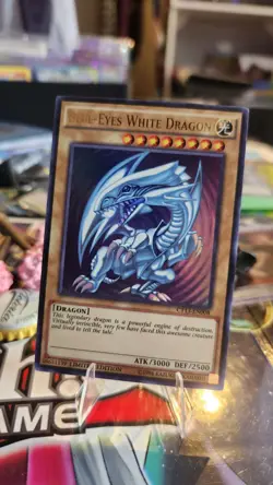 Yu-Gi-Oh! Blue-Eyes White Dragon CT13-EN008 Ultra Rare Limited Edition Near Mint - Image 1