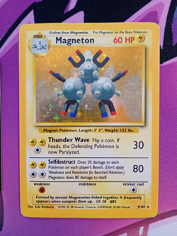 Magneton 9/102 Rare Holo Base Set Unlimited MP Pokemon TCG Vintage Pokemon Card - Image 2