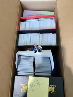 Massive Lot of Pokemon Bulk/Bulk Holo Cards - Image 4