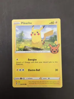 Pikachu 049/203 Common Evolving Skies Pokemon NM trick or trade - Image 1