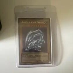 Konami Blue-Eyes White Dragon SDK-001 Starter Deck Kaiba Ultra Rare Holo ENG - Image 1