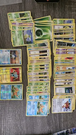 Pokemon TCG Diamond and Pearl Set (2007) small collection 94 Cards - Image 1
