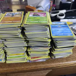 Lot of 200 Various Pokemon Cards-No Trainer or Energy Cards - Image 5